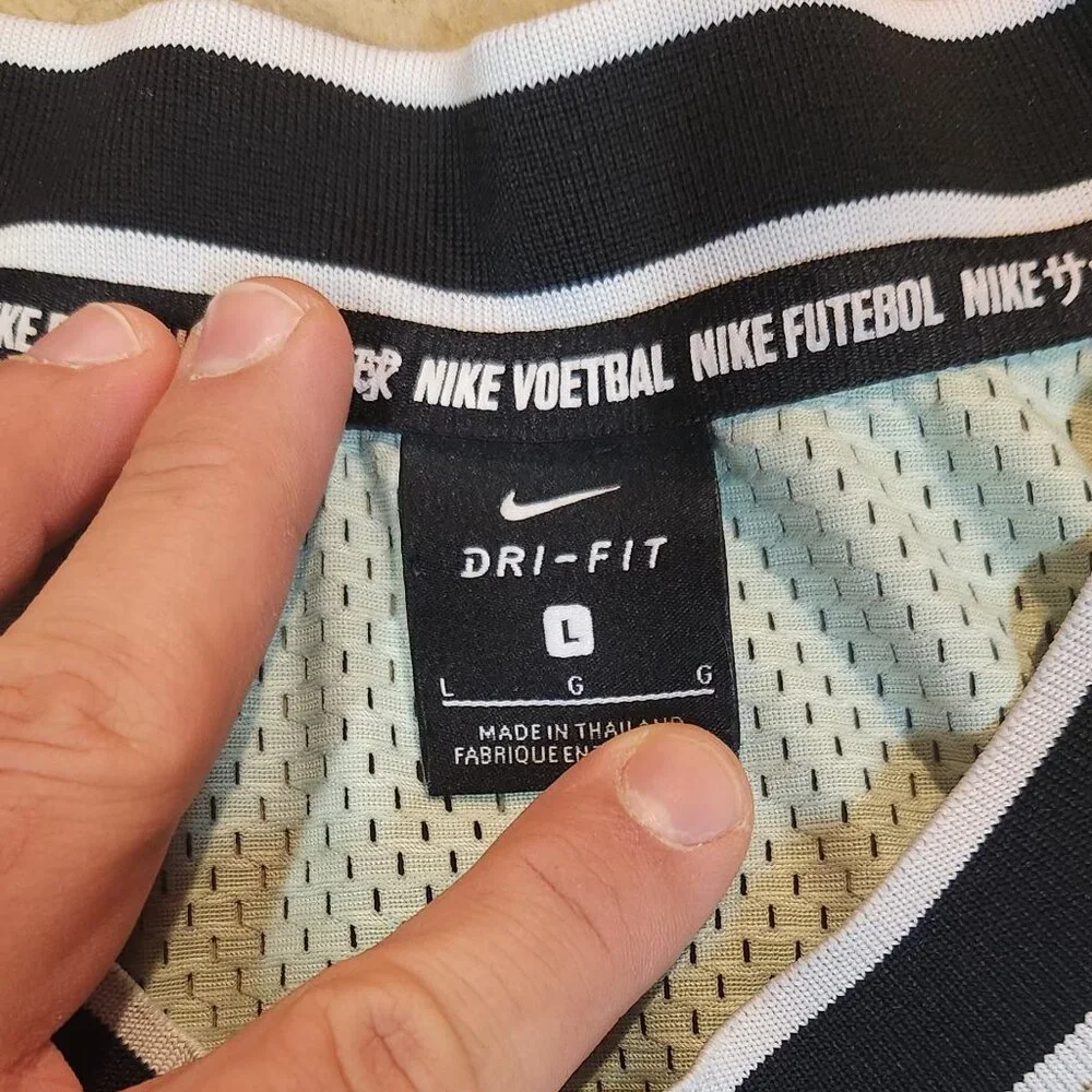 NIKE F.C. Jersey - Picture 4 of 7